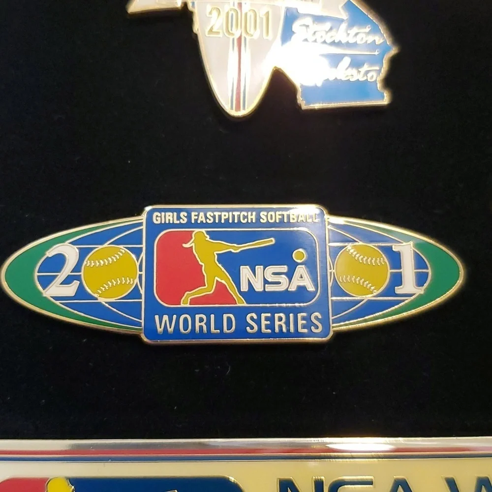 2001 World Series pin collectors set - Picture 12 of 14